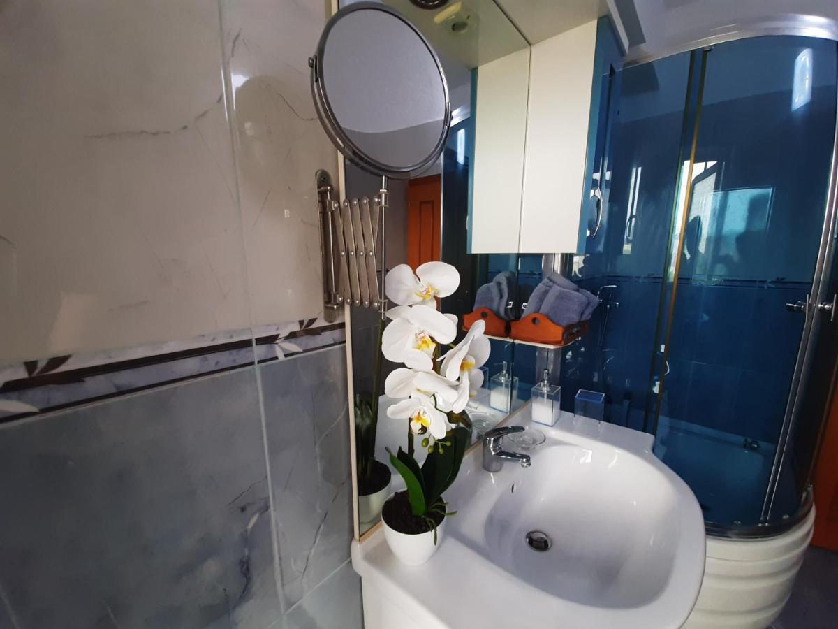 Cosy Central Apartment Shkodra Kültér fotó